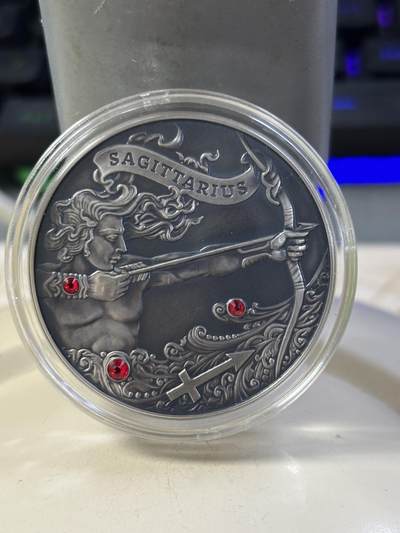 第183期拍卖 - 白俄罗斯2013年十二星座系列射手座镶嵌宝石银币，925银，28.28克，发行7777枚