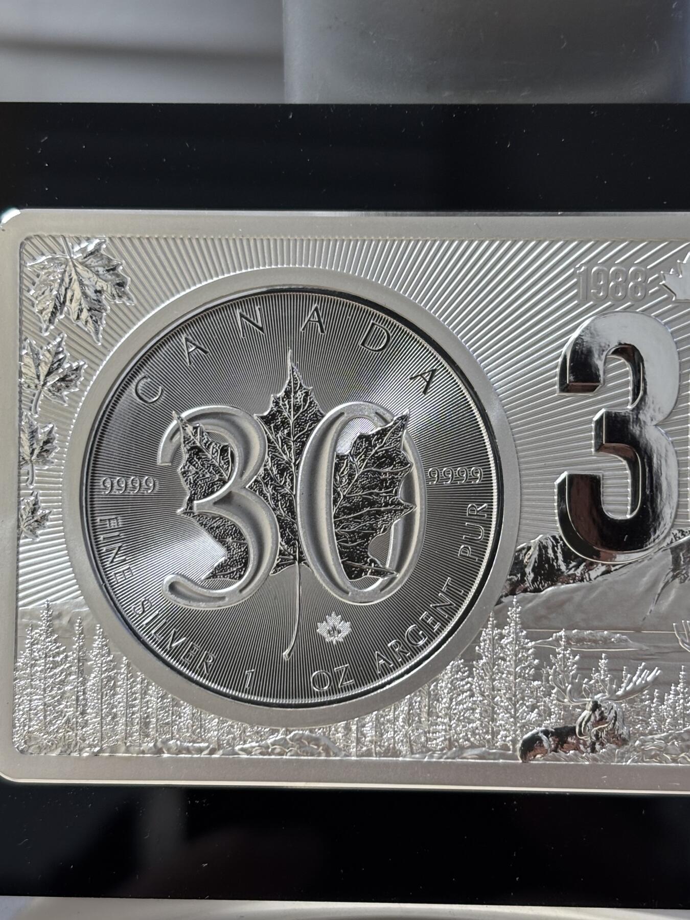 第184期拍卖 加拿大2018年枫叶发行30周年3盎司组合纪念银币，9999银，发行5000套