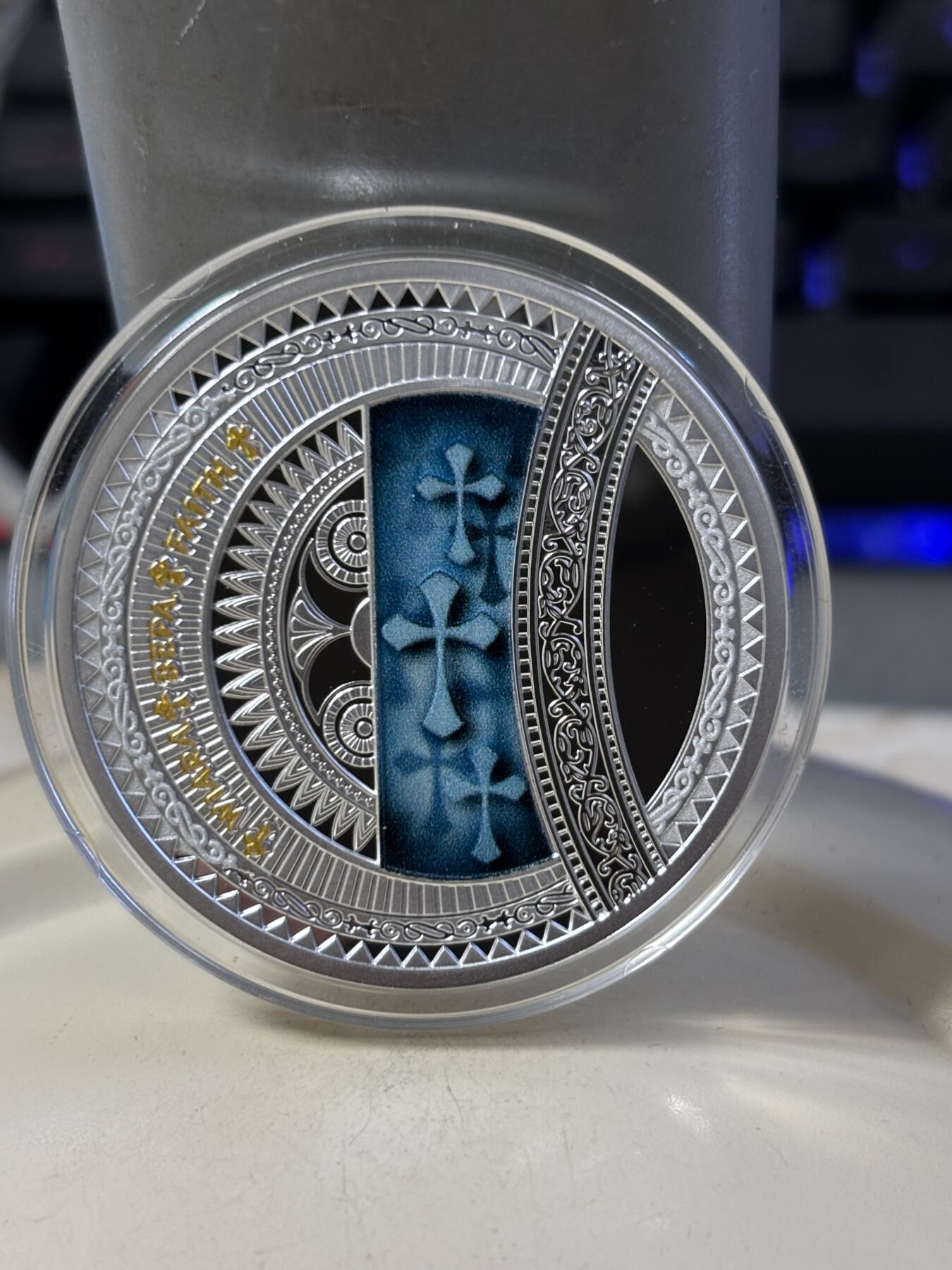 第184期拍卖 纽埃2015年人类的灵魂世界彩色17.5克纪念银币2，999银，发行1555枚