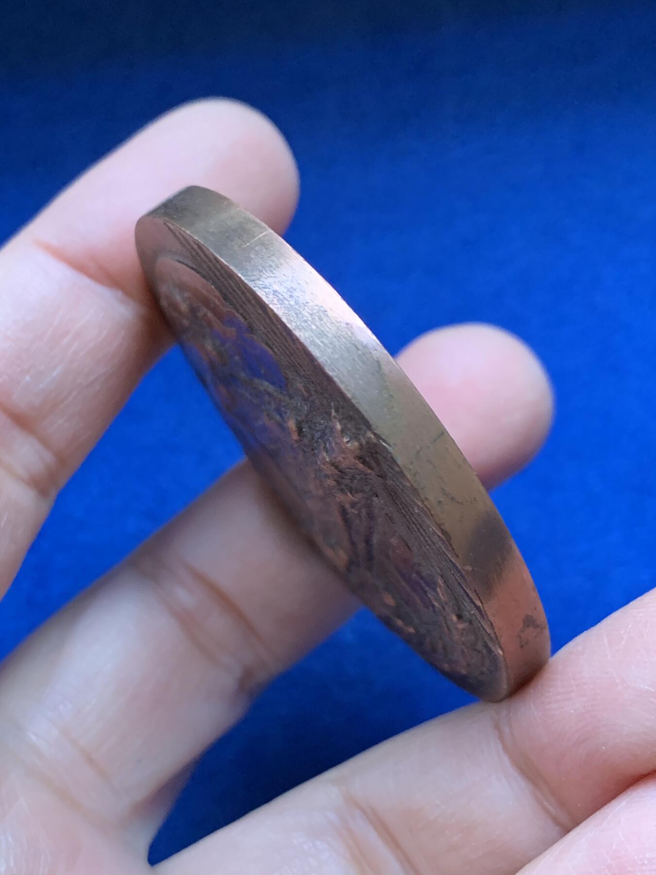 《竞宝斋》第443场 周日，周一，2场连拍 （全场包邮） 加泰罗尼亚守护圣徒100周年纪念铜章 直径50mm 重量88g