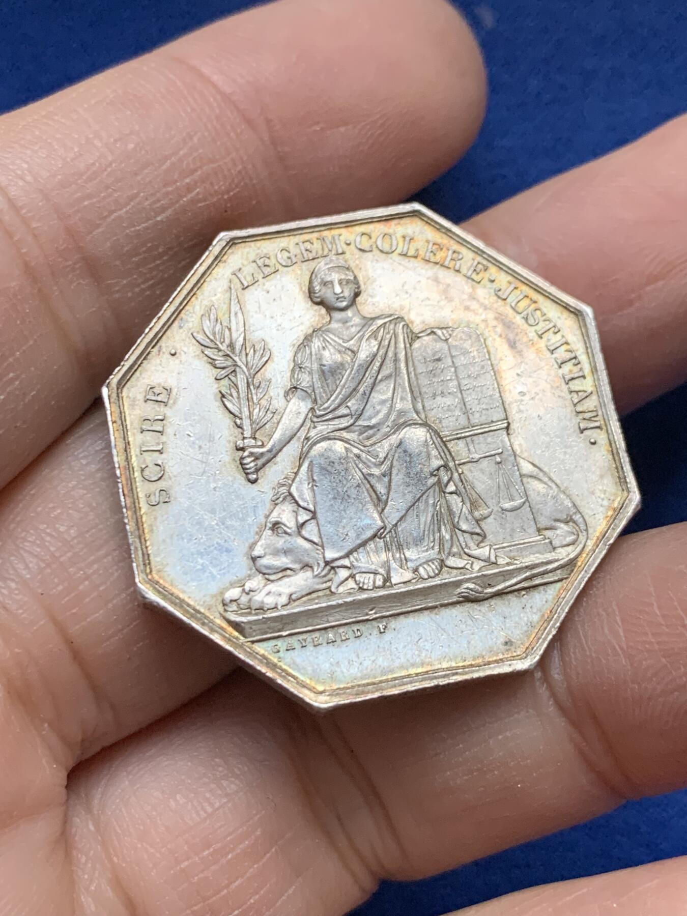 《竞宝斋》第443场 周日，周一，2场连拍 （全场包邮） 法国巴勒迪克山公证人八角银质代币 32.8mm 17.45g 蜜蜂边铭