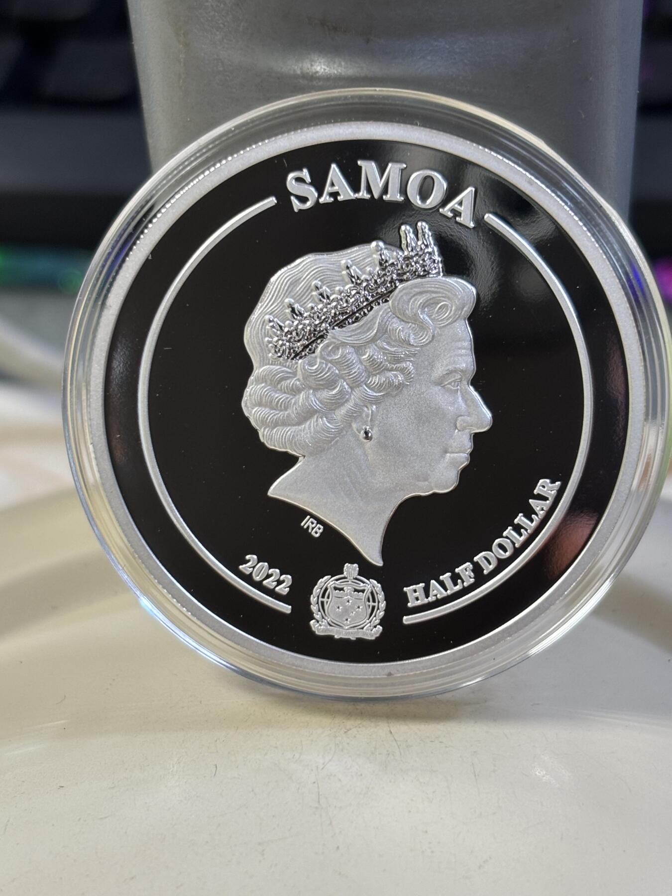 第183期拍卖 卡装萨摩亚2022年伊丽莎白二世登基70周年镀银彩色纪念币