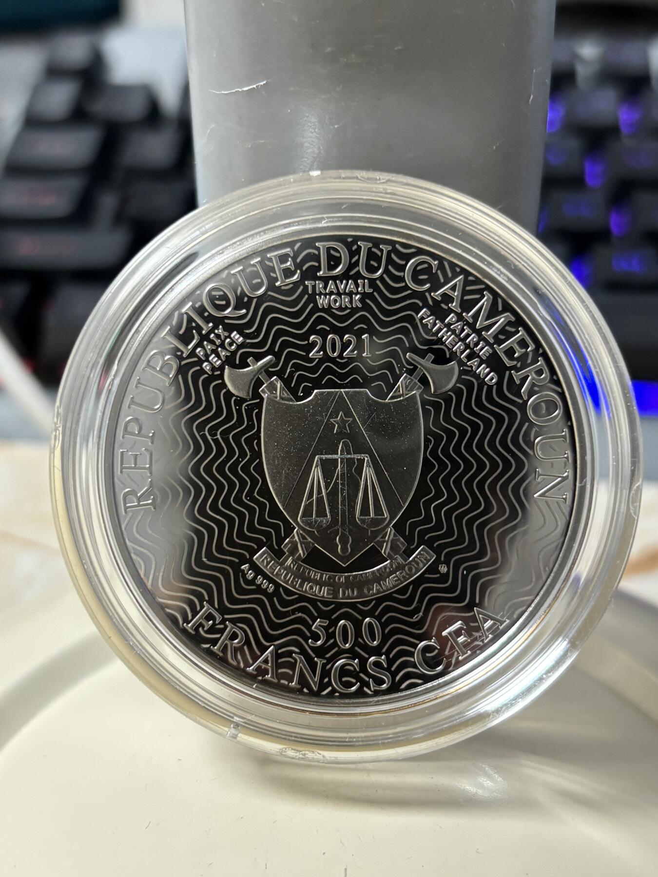 第184期拍卖 喀麦隆2021年太阳系系列火星钌化镀金彩印纪念银币，999银钌化，17.5克，发行555枚