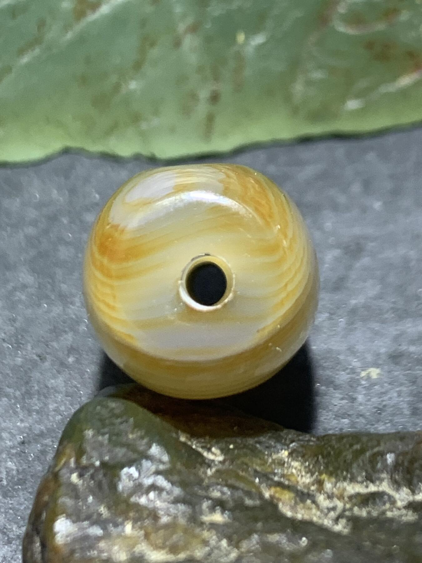 高玉化荔枝冻天眼纹缠丝玛瑙随形桶珠一颗