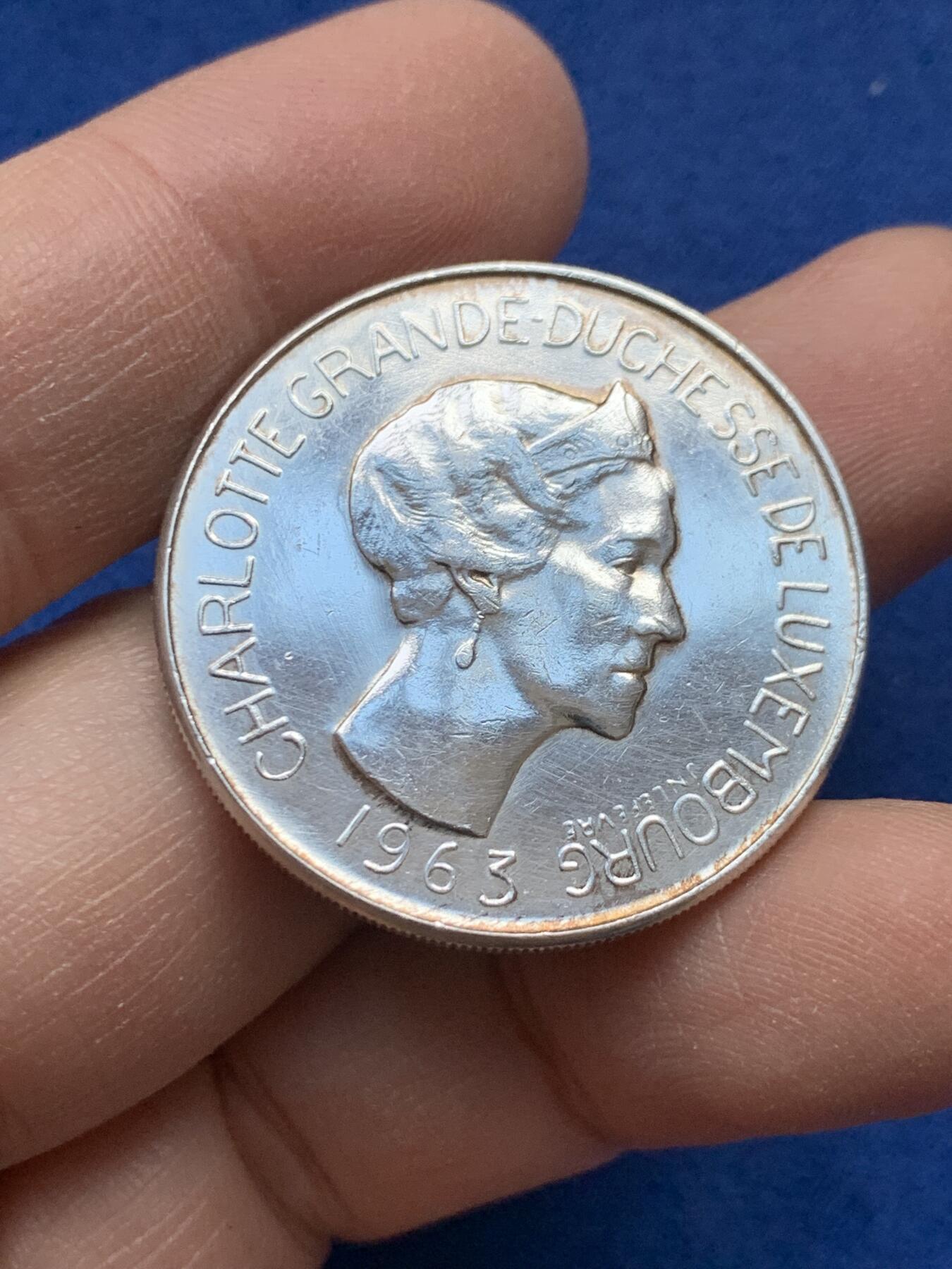 《竞宝斋》第443场 周日，周一，2场连拍 （全场包邮） 卢森堡1963年七任大公 夏洛特夫人 100法郎银币