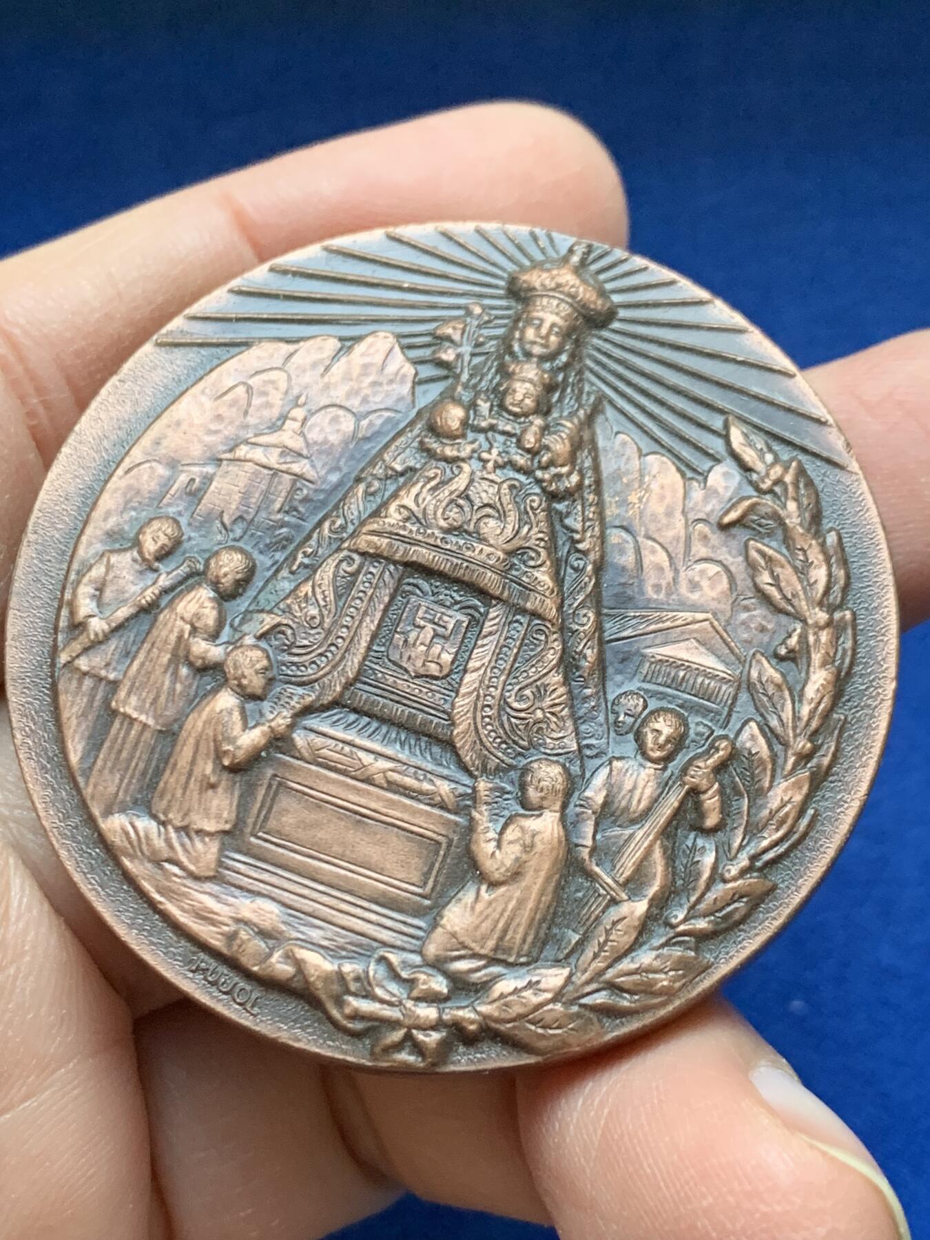 《竞宝斋》第443场 周日，周一，2场连拍 （全场包邮） 加泰罗尼亚守护圣徒100周年纪念铜章 直径50mm 重量88g