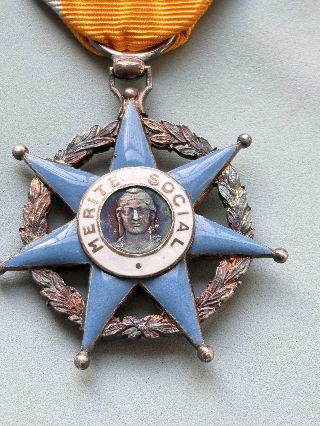 盛世勋华——号角文化勋章邮票专场拍卖第291期 法国骑士级社会功绩勋章 银制 带银标