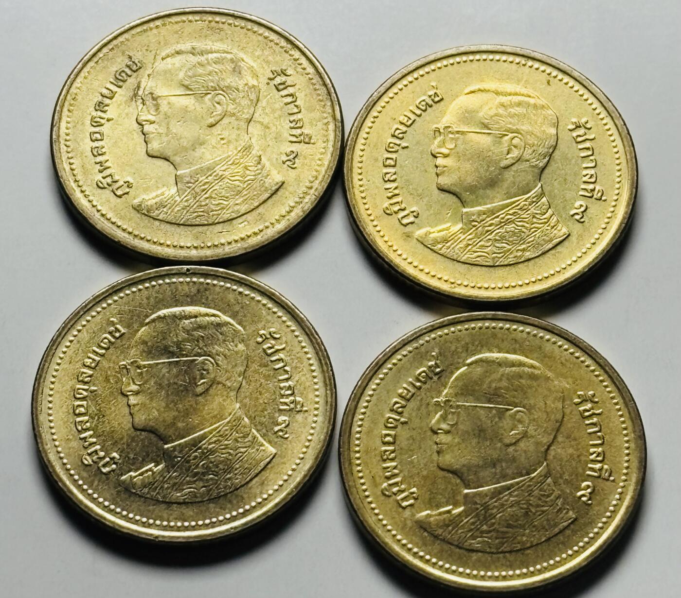 文馨钱币收藏第 284 场，【 长期接收代拍品】老藏家拍品南朝鲜李承晚时期货币，泰国大型纪念币，土耳其各时期及各国套币场 原铜光泰王 2 泰铢纪念币 4 枚