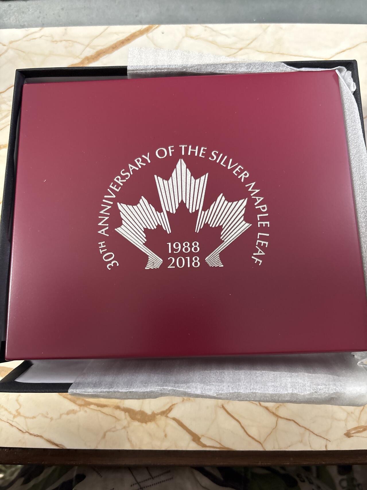 第184期拍卖 加拿大2018年枫叶发行30周年3盎司组合纪念银币，9999银，发行5000套