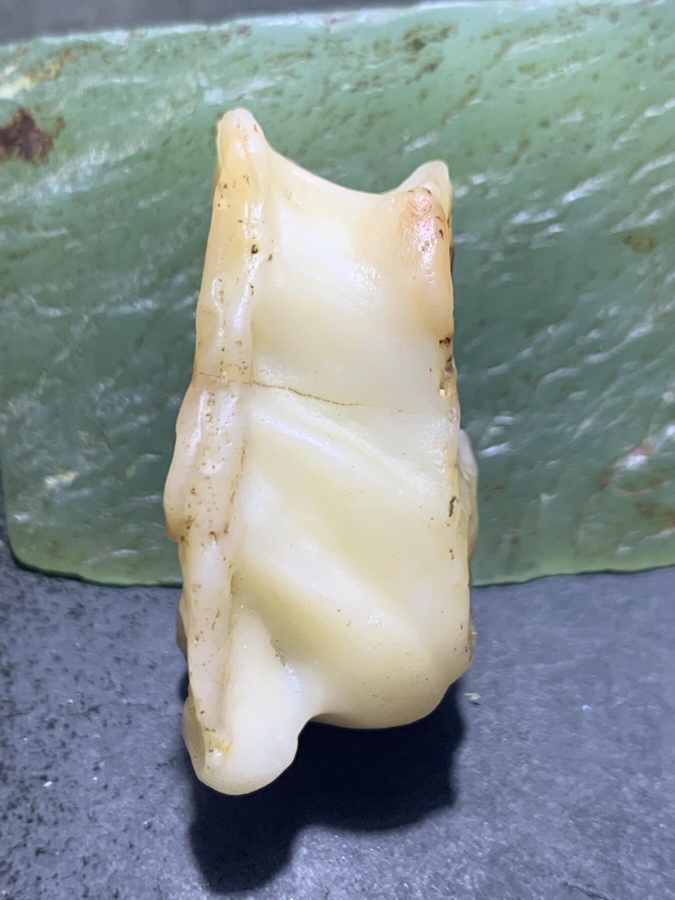 放福利！精美天然地表奶白飘青花风化金丝玉籽料原石一块！