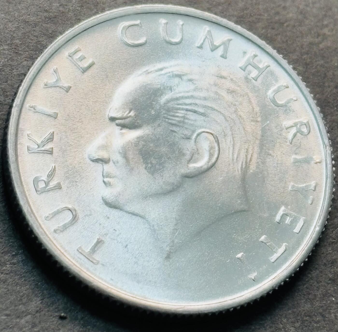 文馨钱币收藏第 284 场，【 长期接收代拍品】老藏家拍品南朝鲜李承晚时期货币，泰国大型纪念币，土耳其各时期及各国套币场 少见全新 1987 年土耳其 25 里拉铝币