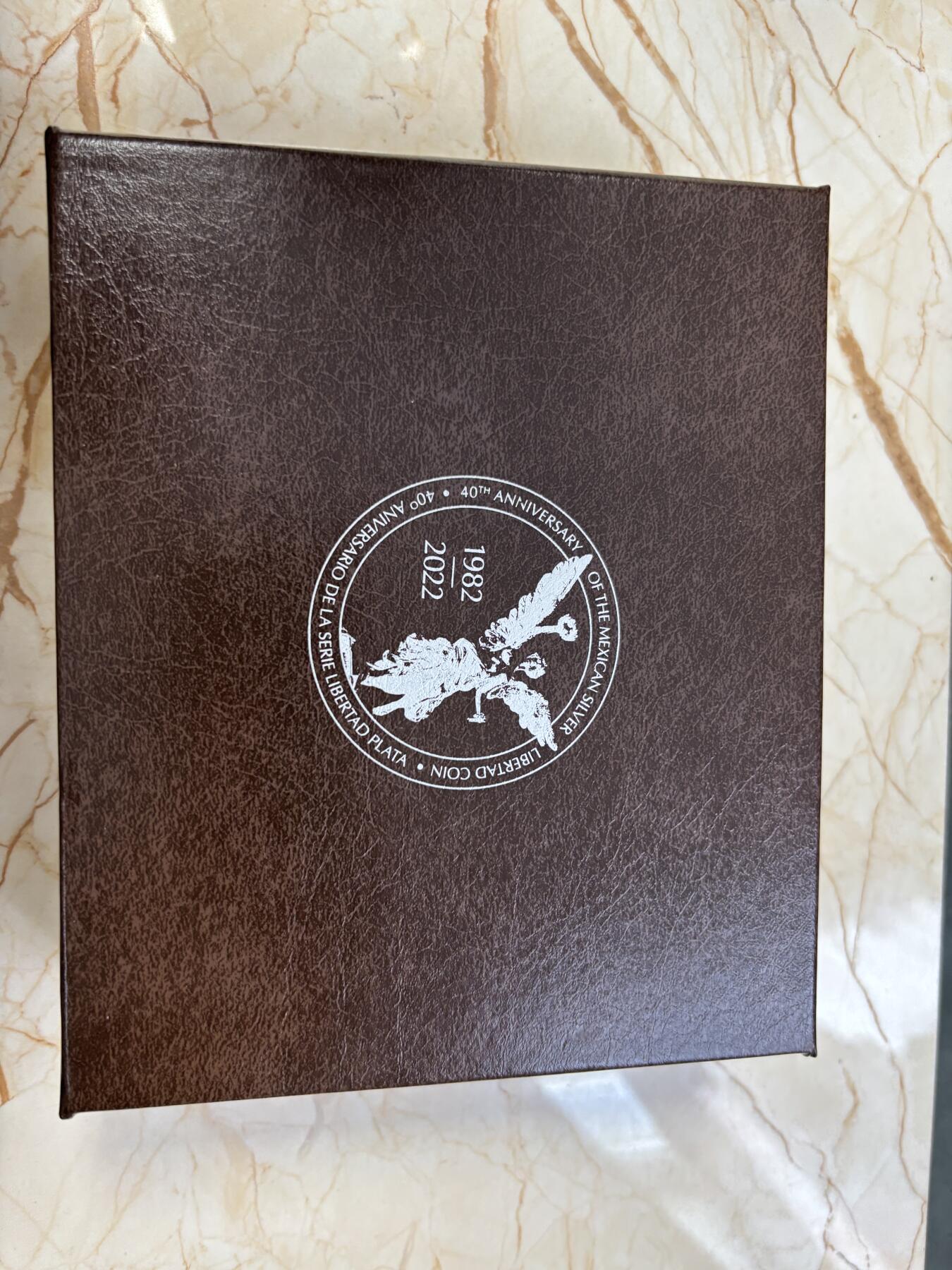 第184期拍卖 墨西哥2022年自由女神银币发行40周年1盎司银币+2盎司银条，999银，发行2022套