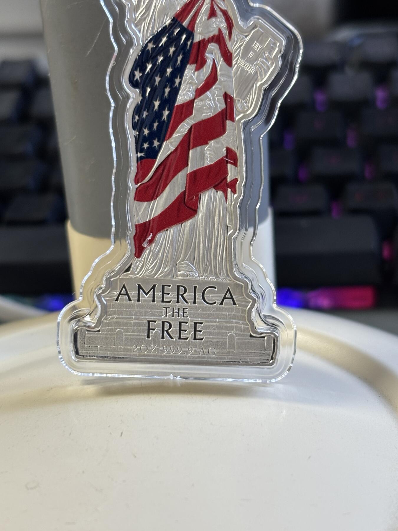 第183期拍卖 所罗门2022年美国自由女神2盎司异形彩色纪念银币，999银，发行2500枚，有氧化