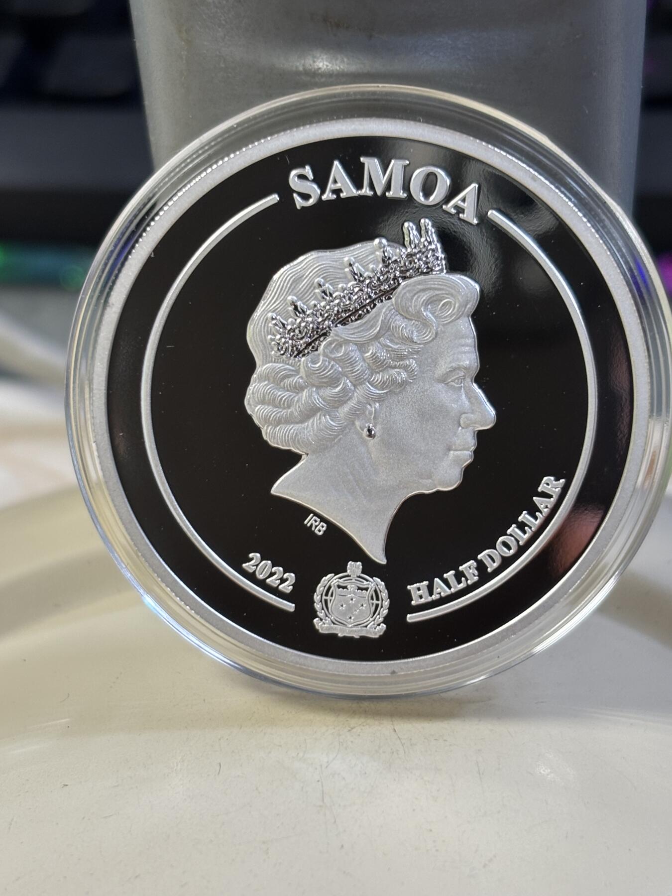 第183期拍卖 卡装萨摩亚2022年伊丽莎白二世登基70周年镀银彩色纪念币