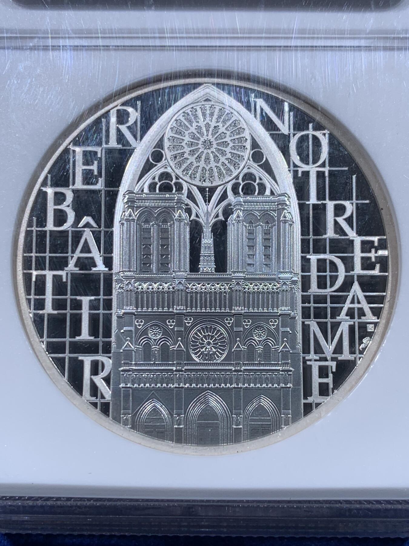 《竞宝斋》第443场 周日，周一，2场连拍 （全场包邮） NGC PF69UC 法兰西瑰宝系列-巴黎圣母院重开25欧精制纪念银币 克劳斯世界硬币大赛之2026年最佳创意获奖币 加厚封装（2盎司，999银，41MM币径，限量发行2024枚，盒证齐全） 荣膺克劳斯世界硬币大赛之2026年最佳创意获奖