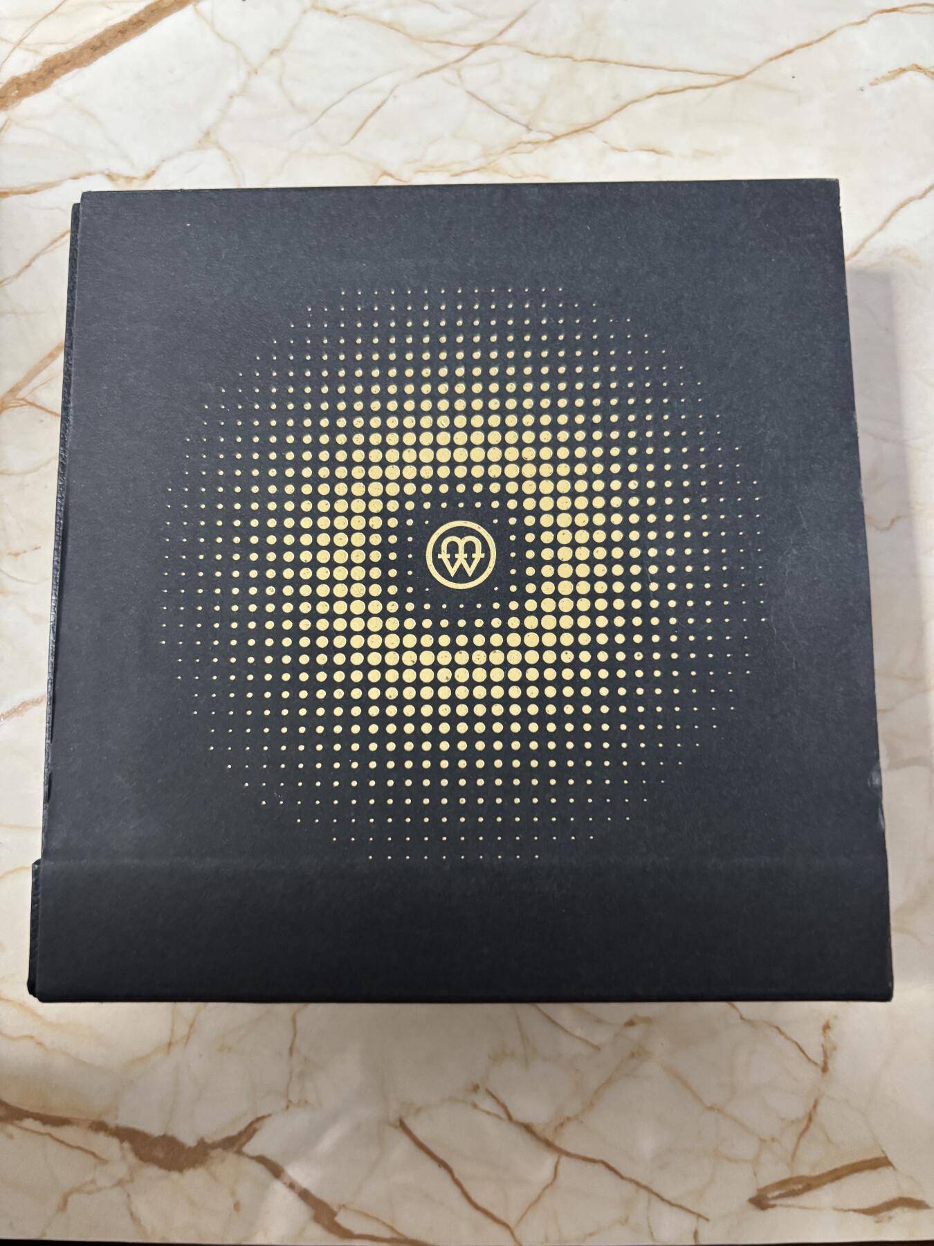 第184期拍卖 喀麦隆2021年太阳系系列火星钌化镀金彩印纪念银币，999银钌化，17.5克，发行555枚