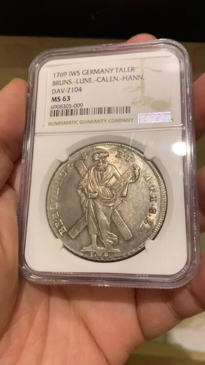 《竞宝斋》第443场 周日，周一，2场连拍 （全场包邮） 亚军分 NGC MS63 德国 1769年 布伦瑞克吕内堡 泰勒大银币 这个时期泰勒 鼻尖完好 眼珠子滴溜的转 值得入藏