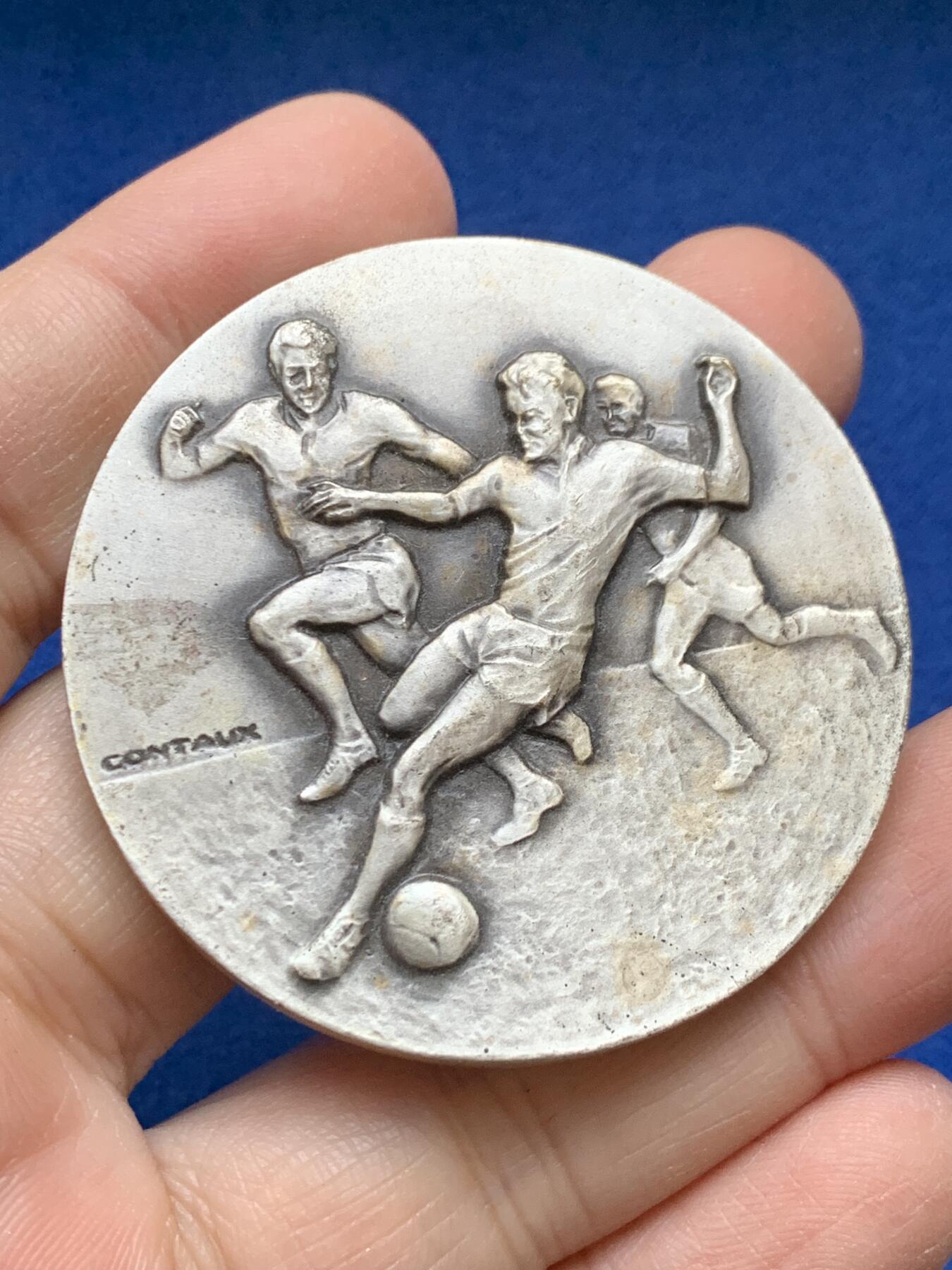 《竞宝斋》第443场 周日，周一，2场连拍 （全场包邮） 法国足球主题镀银铜章 直径50mm 重量59.3g