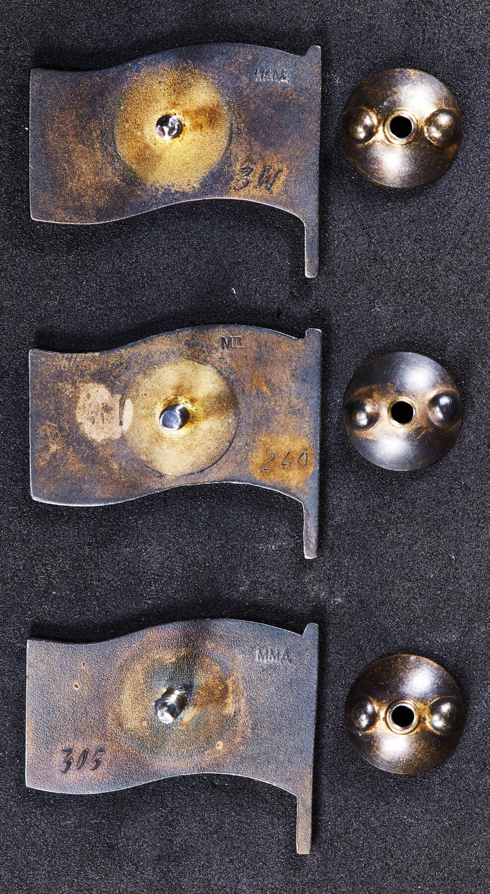 【俄甄集藏】2025年(045)12-03 星期三 晚 19:30 全场包邮 苏联同一人获得的1959、1963、1967年乌克兰最高苏维埃代表证章3枚一套，带证书，授予苏联院士、乌克兰历史学家尤里·尤里约维奇·康杜福（Кондуфор Юрий Юрьевич），参加过第二次世界大战的老兵，完美品相，稀有