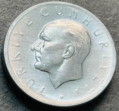 文馨钱币收藏第 284 场，【 长期接收代拍品】老藏家拍品南朝鲜李承晚时期货币，泰国大型纪念币，土耳其各时期及各国套币场 - 稀少品种星月形向左 原光品相 1981 年土耳其 1 里拉，独年份