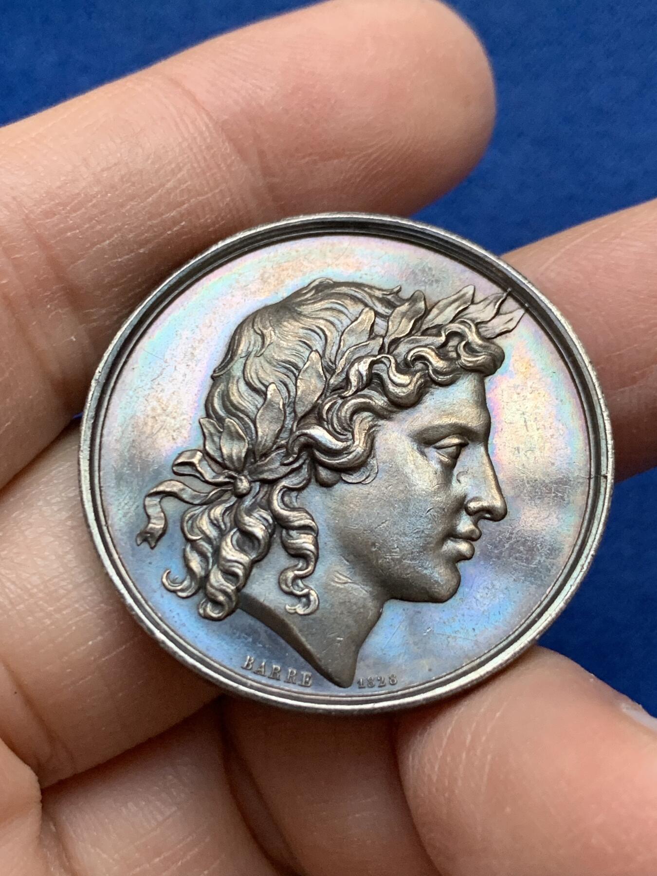 《竞宝斋》第443场 周日，周一，2场连拍 （全场包邮） 法国1828年里昂雅典娜艺术学院银质奖章 33.5mm 15.05g 神灯边铭 早期边铭