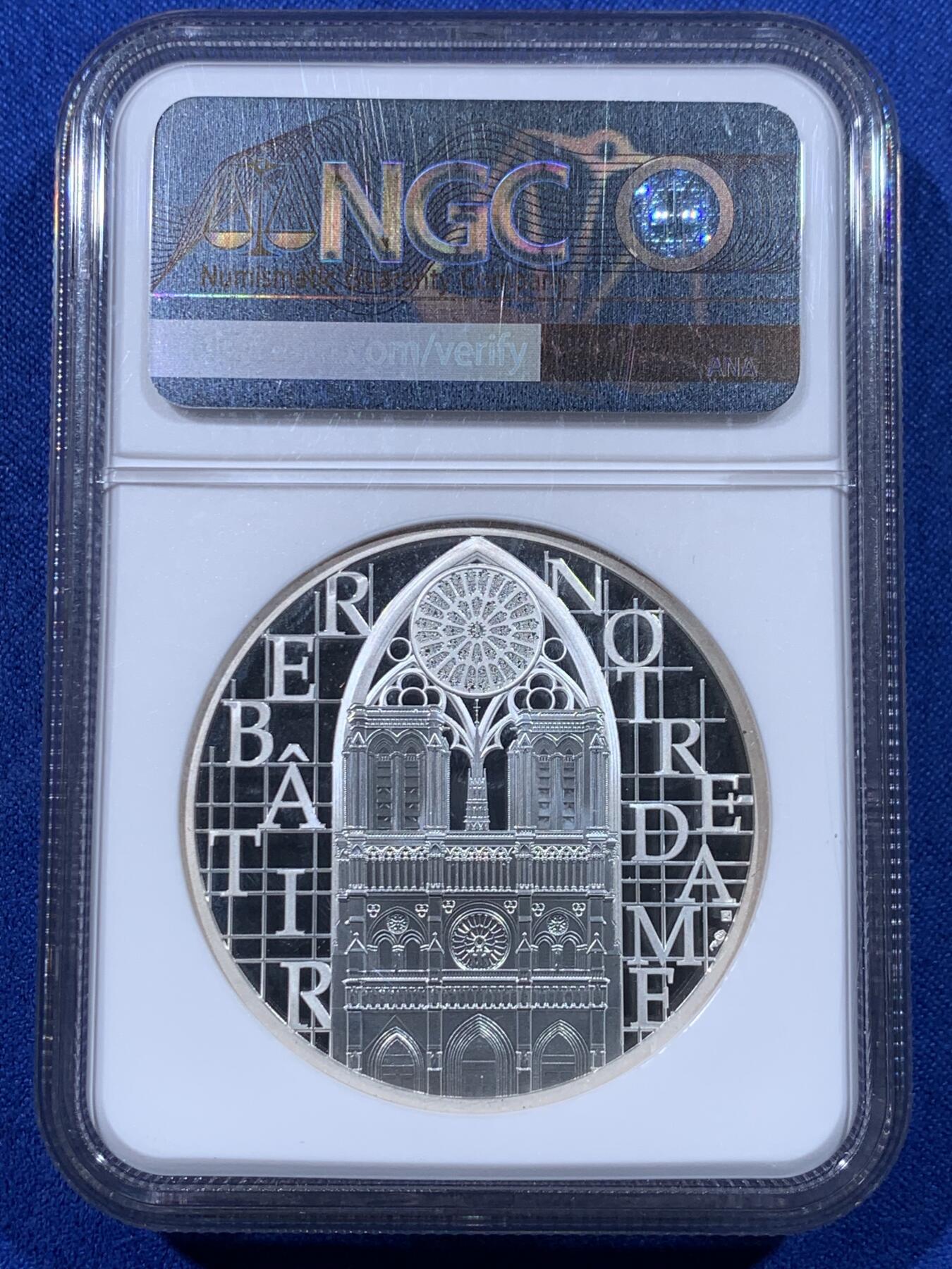 《竞宝斋》第443场 周日，周一，2场连拍 （全场包邮） NGC PF69UC 法兰西瑰宝系列-巴黎圣母院重开25欧精制纪念银币 克劳斯世界硬币大赛之2026年最佳创意获奖币 加厚封装（2盎司，999银，41MM币径，限量发行2024枚，盒证齐全） 荣膺克劳斯世界硬币大赛之2026年最佳创意获奖