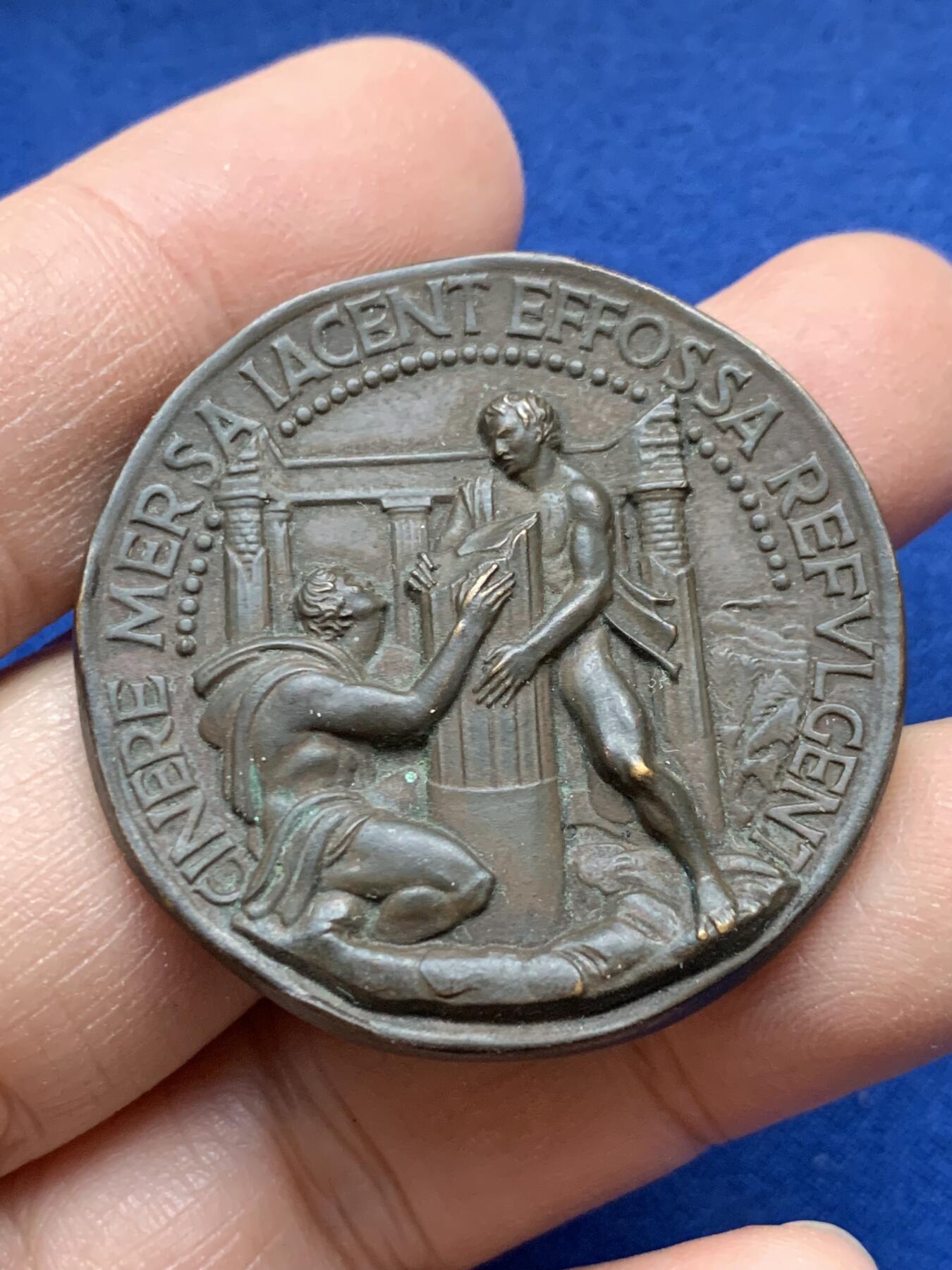 《竞宝斋》第443场 周日，周一，2场连拍 （全场包邮） 比利时工艺博览会纪念铜章 28.25克 40.1mm 双面超高浮雕 非常少见的品种