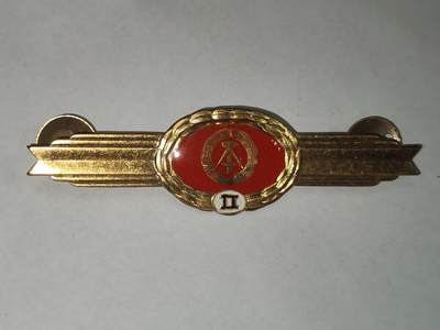 韵星假日拍卖第三十一期 -- Rimey Holidays Auction 31 - 民主德国国家人民军通用二级技能章