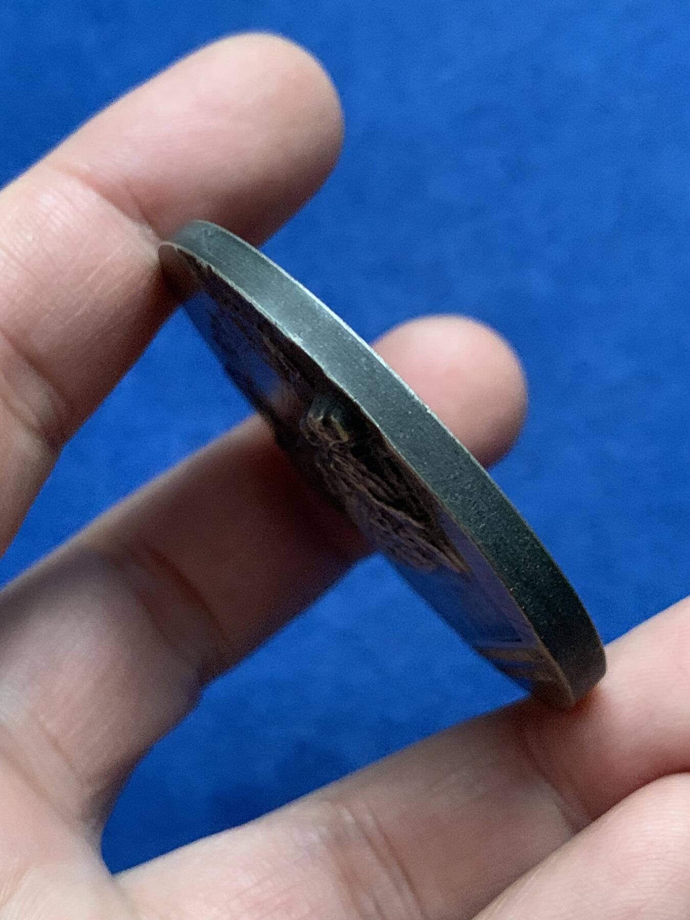 《竞宝斋》第443场 周日，周一，2场连拍 （全场包邮） 1970年西班牙巴塞罗那第八届国际航海博览会纪念镀银铜章 66.5克 50mm 带盒 正面：阿兰胡埃斯宫贡多拉御船