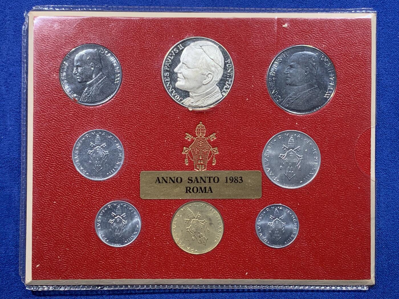 《竞宝斋》第443场 周日，周一，2场连拍 （全场包邮） 梵蒂冈1983年特别救赎圣年纪念套币，非清年套，含1983年圣年罗马纪念章，纪念基督完成赎世工程1950周年。