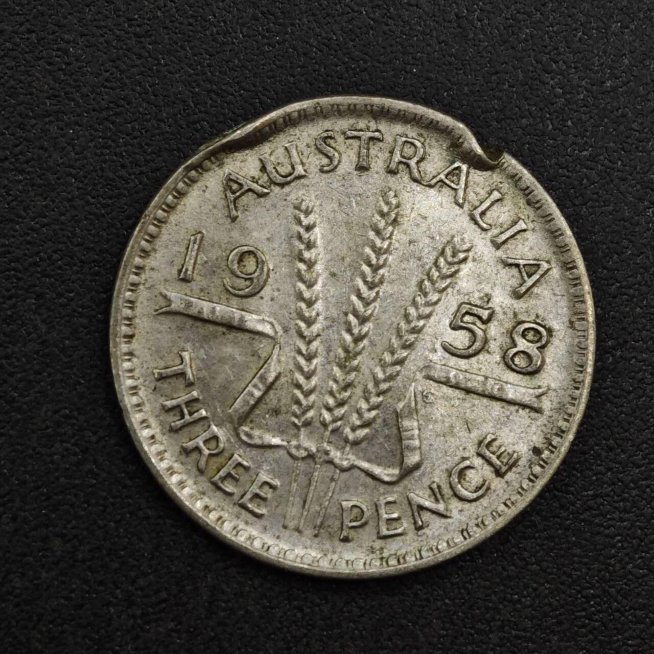 【淘币小摊】实时拍第八百一十三拍   散币场   满百包邮可预留二周 每周一统一发货   澳大利亚1958年伊丽莎白二世3便士银币
