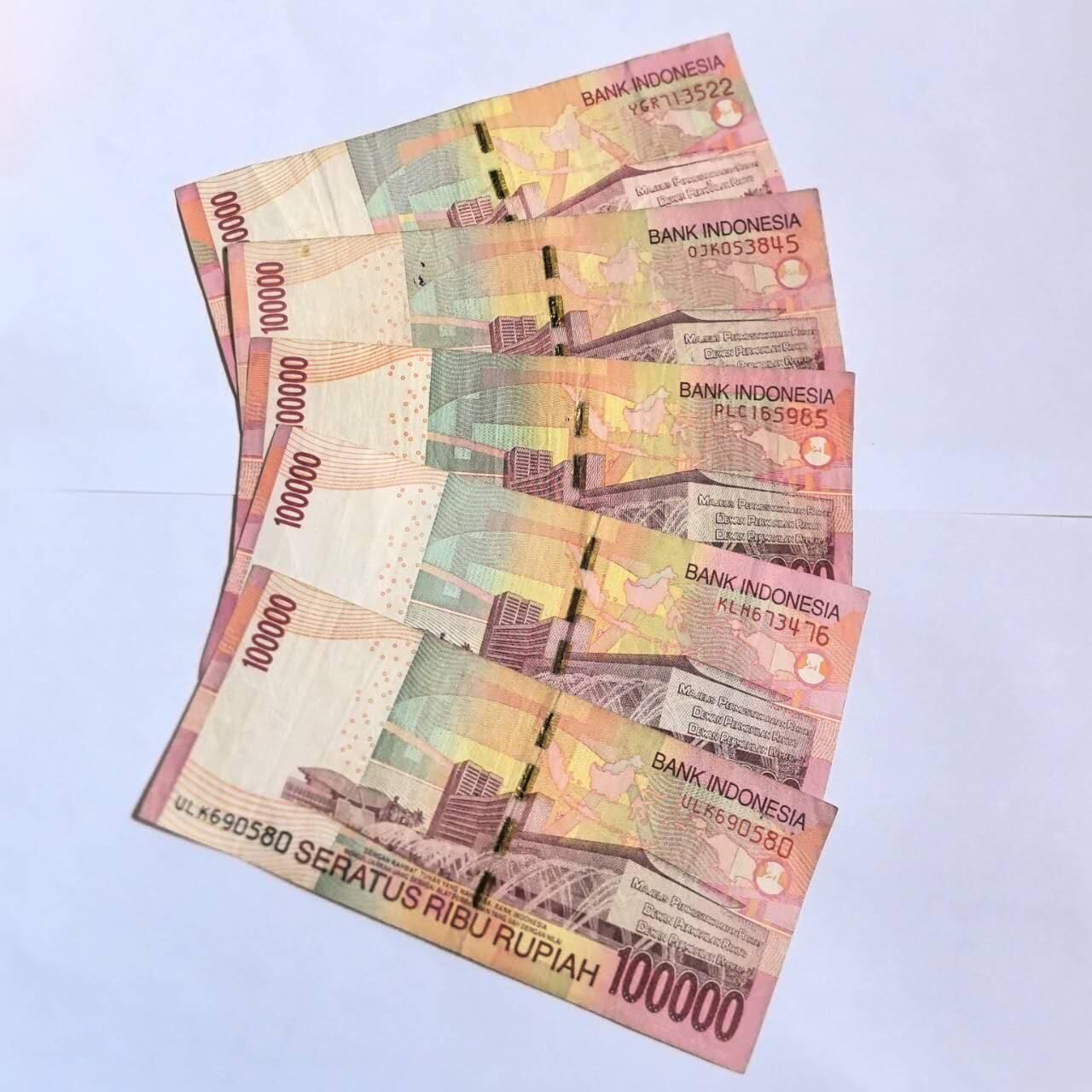 各国外币第100期 无佣金 印度尼西亚10万卢比不同年份5张