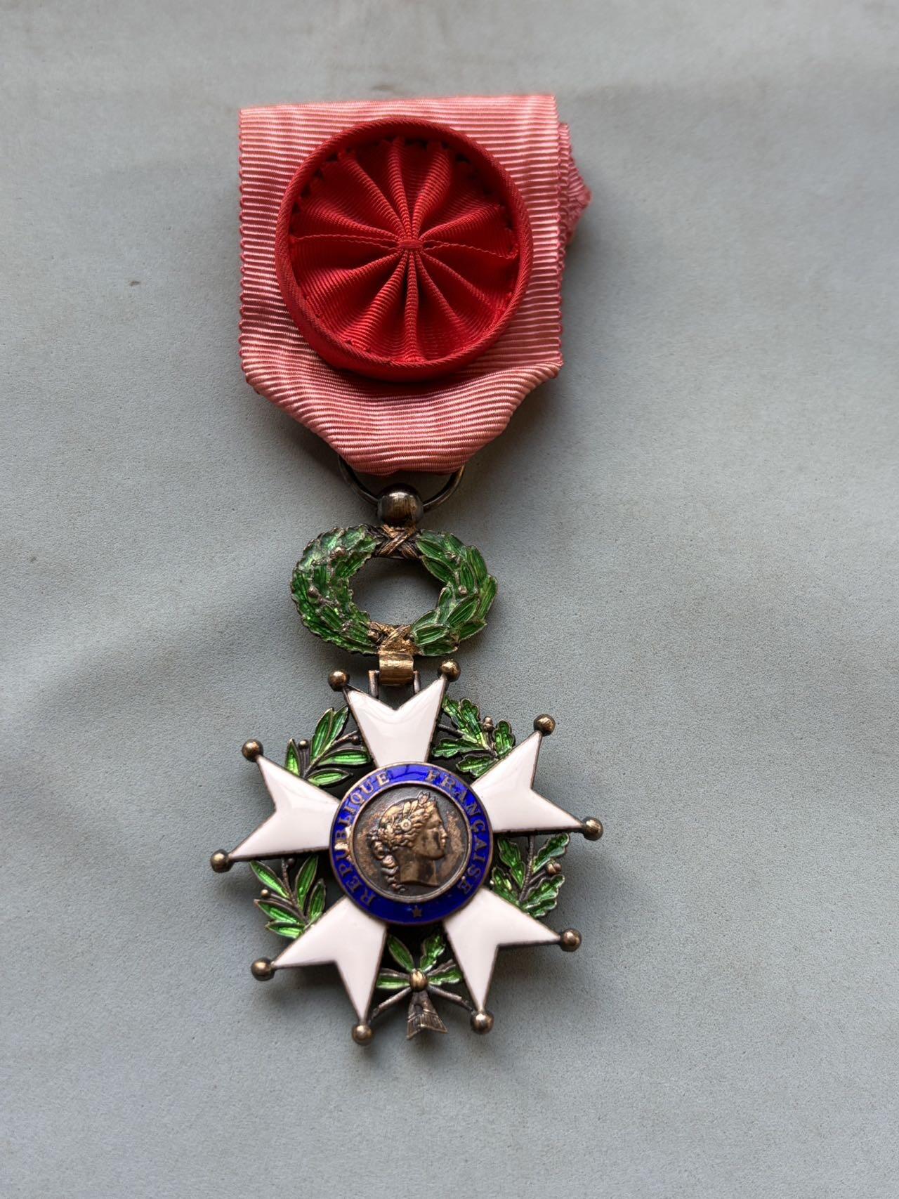 盛世勋华——号角文化勋章邮票专场拍卖第291期 法国四共军官级荣誉军团勋章 银制带银标 带造币局原盒