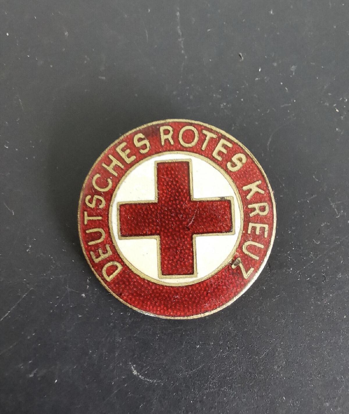 勋章杂货 德三红十字会证章   铜质珐琅    直径33mm