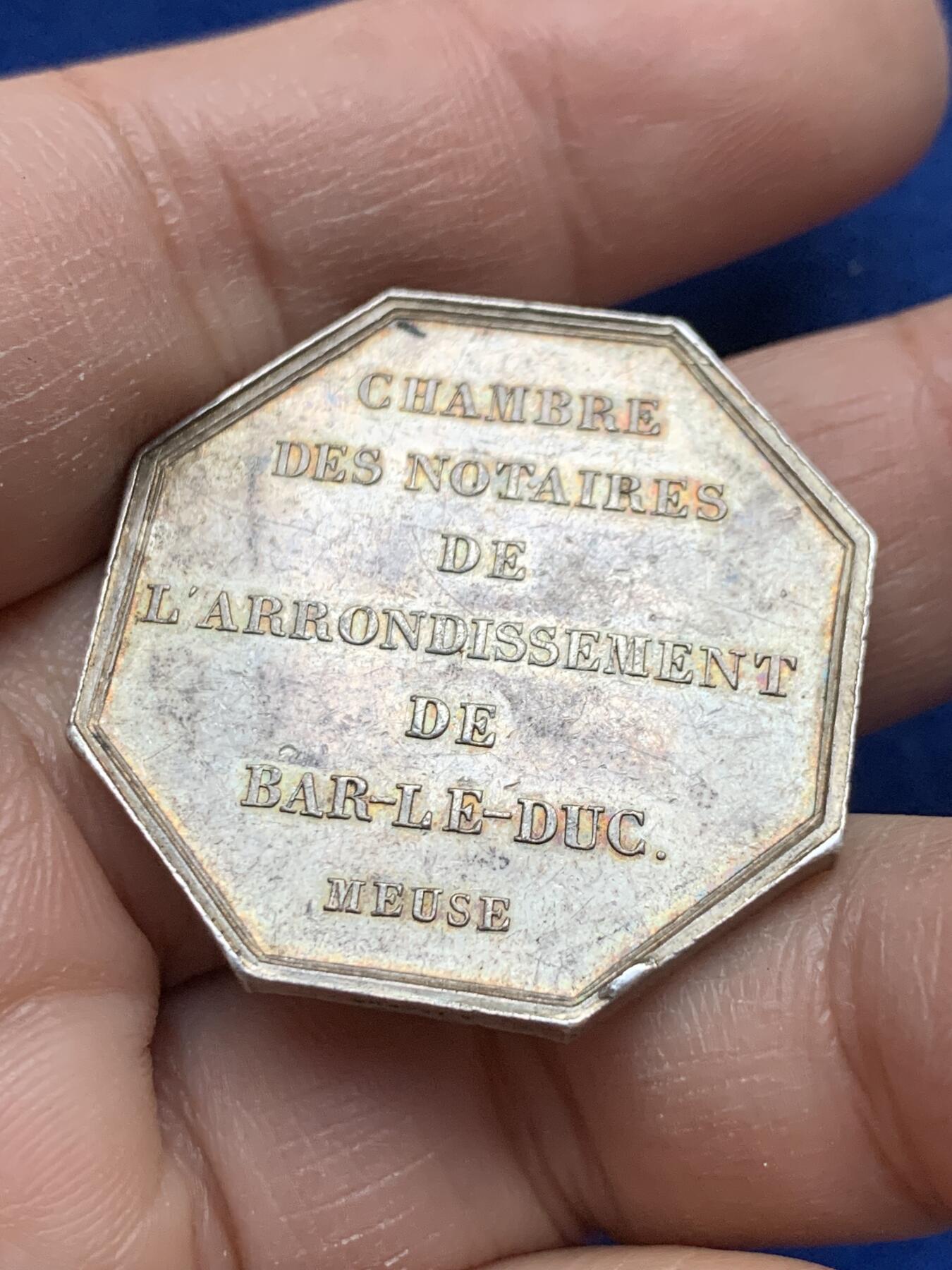 《竞宝斋》第443场 周日，周一，2场连拍 （全场包邮） 法国巴勒迪克山公证人八角银质代币 32.8mm 17.45g 蜜蜂边铭