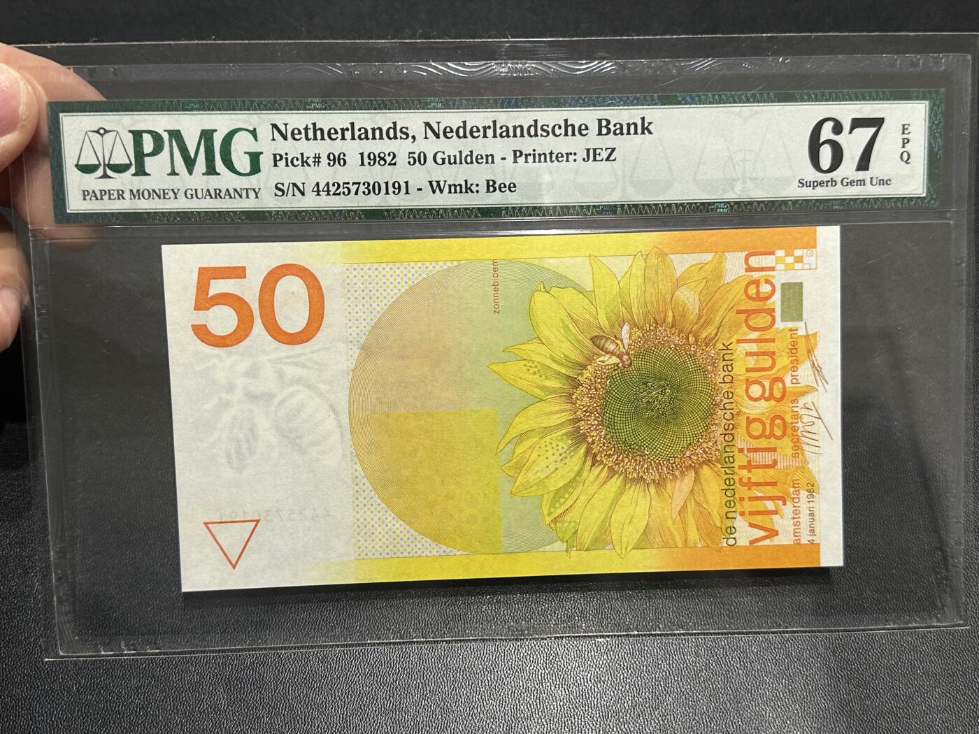 《外钞收藏家》第五百九十期（欧洲强钞、港币、硬通货及丰富裸币大拍场）（本平台长期征集拍品、欢迎藏友们联系合作） 1982年荷兰50盾 向日葵 PMG67