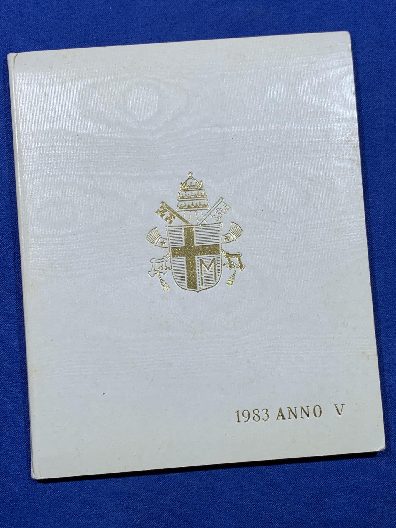 《竞宝斋》第443场 周日，周一，2场连拍 （全场包邮） 梵蒂冈1983年7枚官方套币，含1枚1000里拉银币。