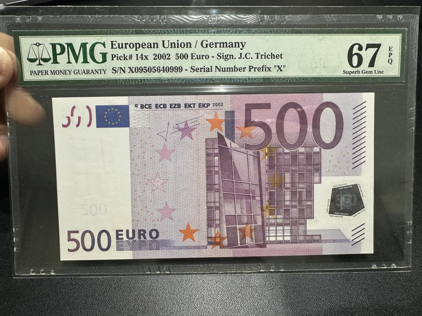 《外钞收藏家》第五百九十期（欧洲强钞、港币、硬通货及丰富裸币大拍场）（本平台长期征集拍品、欢迎藏友们联系合作） 2002年二签500欧元 PMG67 德国版 豹子号999