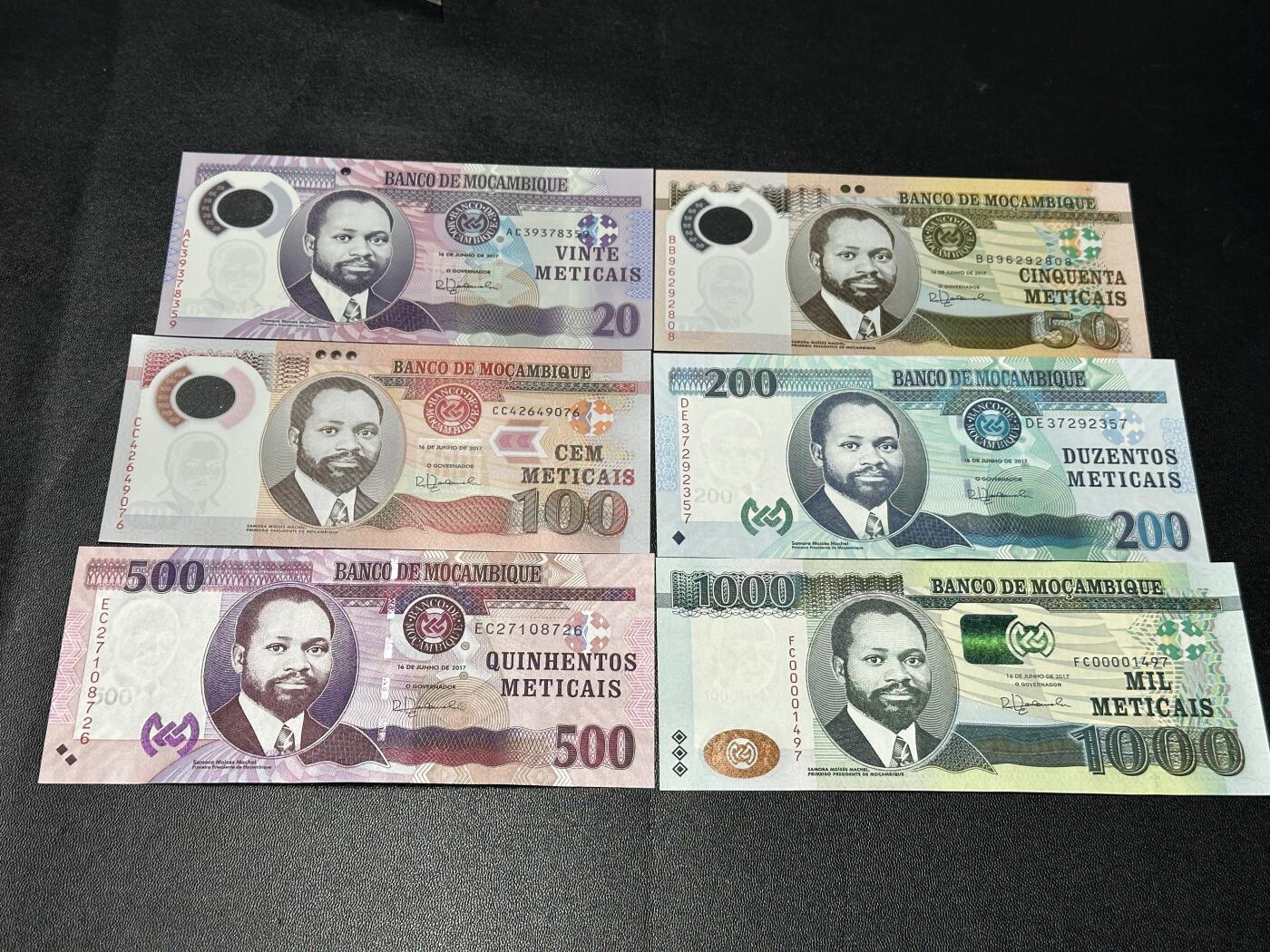 《外钞收藏家》第五百九十期（欧洲强钞、港币、硬通货及丰富裸币大拍场）（本平台长期征集拍品、欢迎藏友们联系合作） 2017年莫桑比克20-1000面额 六张一起 全新UNC （1497）