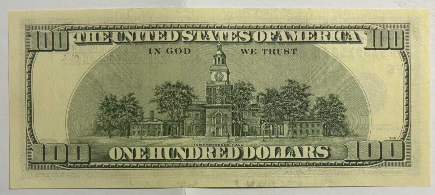 《外钞收藏家》第五百九十期（欧洲强钞、港币、硬通货及丰富裸币大拍场）（本平台长期征集拍品、欢迎藏友们联系合作） 2006年 大头版100美元 号码无47 实物图