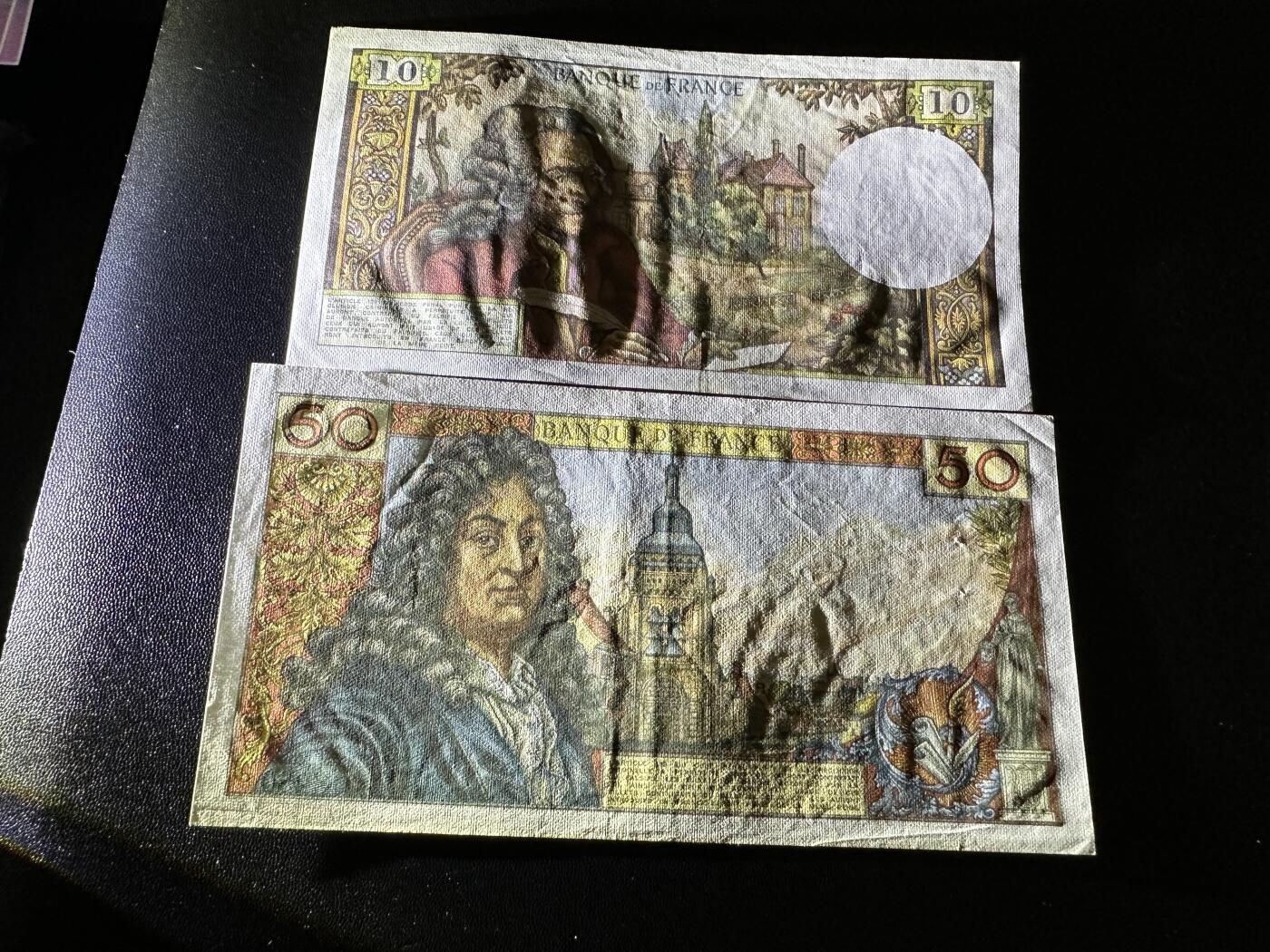 《外钞收藏家》第五百九十期（欧洲强钞、港币、硬通货及丰富裸币大拍场）（本平台长期征集拍品、欢迎藏友们联系合作） 法国1973年10法郎+1975年50法郎 2张一起 非全新 品相如图