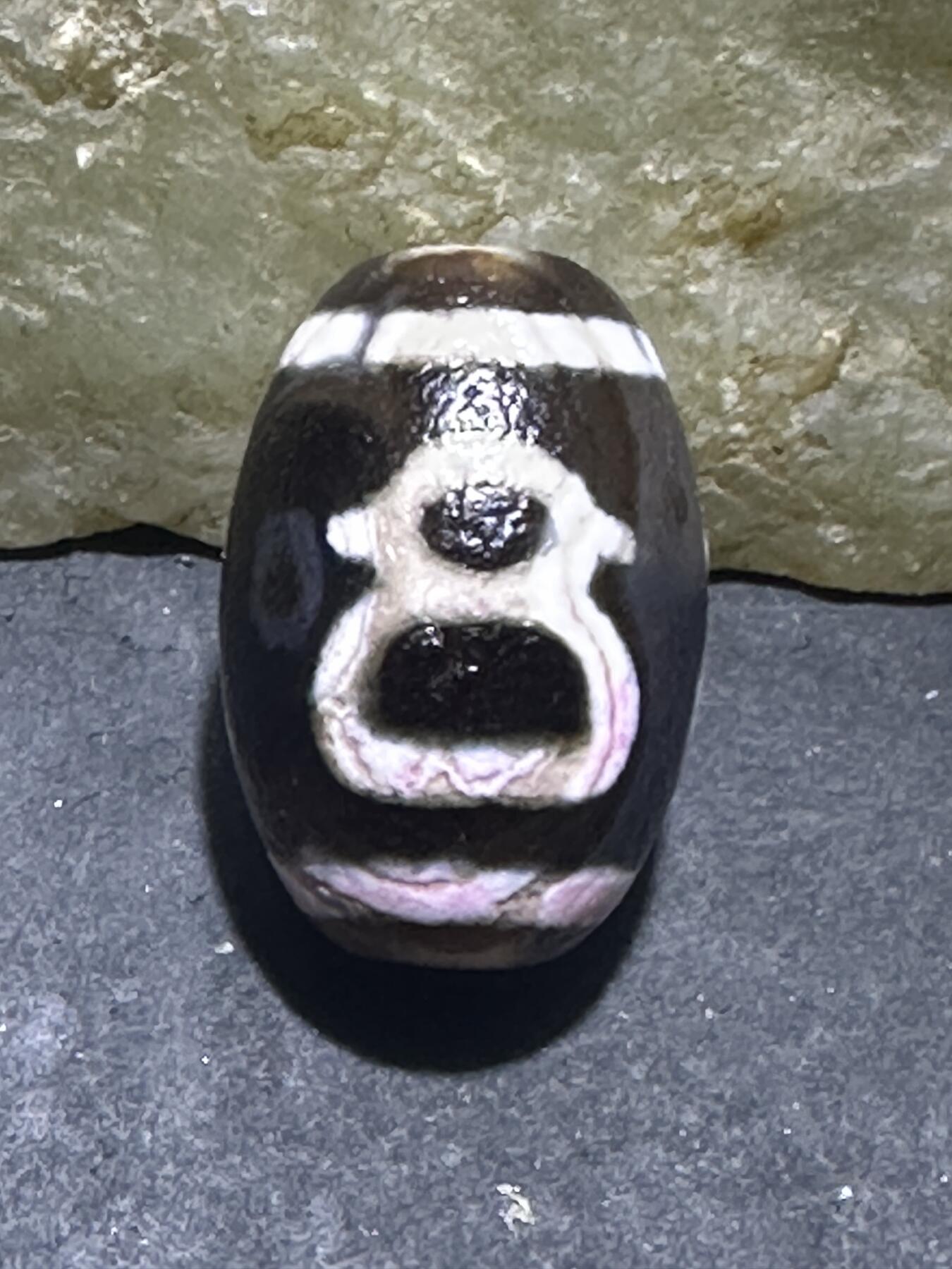 仅此一颗，精品藏传黑白玉髓财神天珠一颗