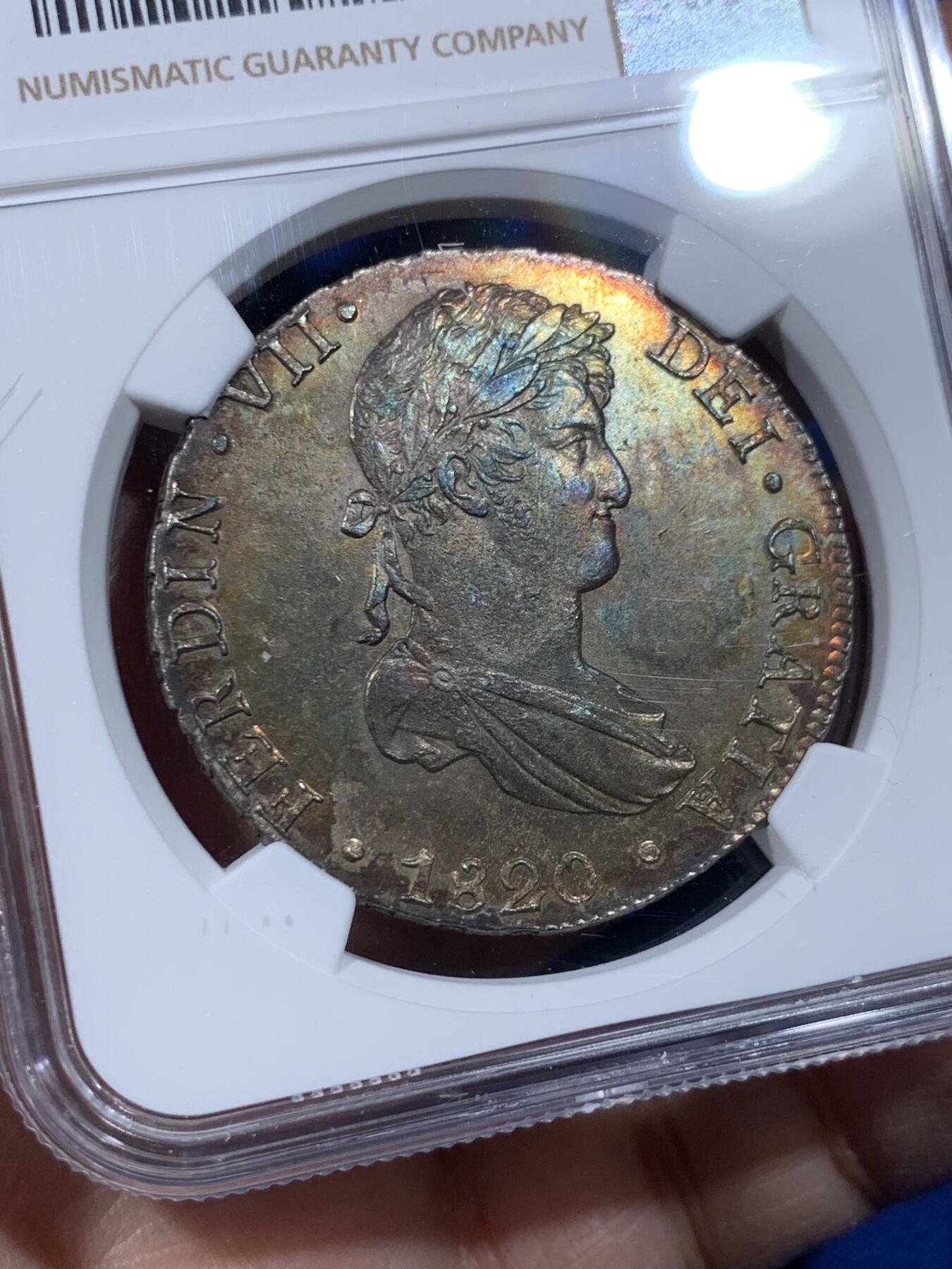 《竞宝斋》第443场 周日，周一，2场连拍 （全场包邮） NGC UNCD 秘鲁 1820年 费迪南七世8里亚尔大银币 橙色五彩包浆 细节清晰 未流通状态