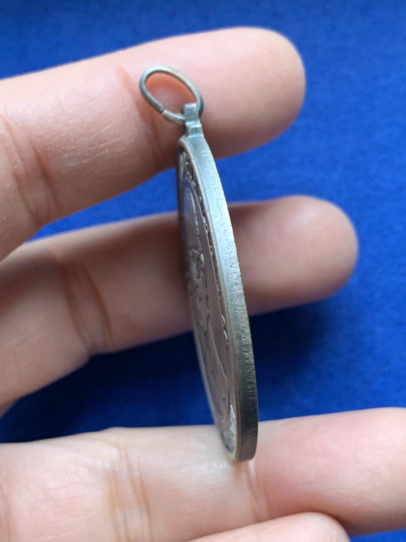 《竞宝斋》第443场 周日，周一，2场连拍 （全场包邮） 意大利反法西斯抵抗运动纪念章 28.3克 42mm