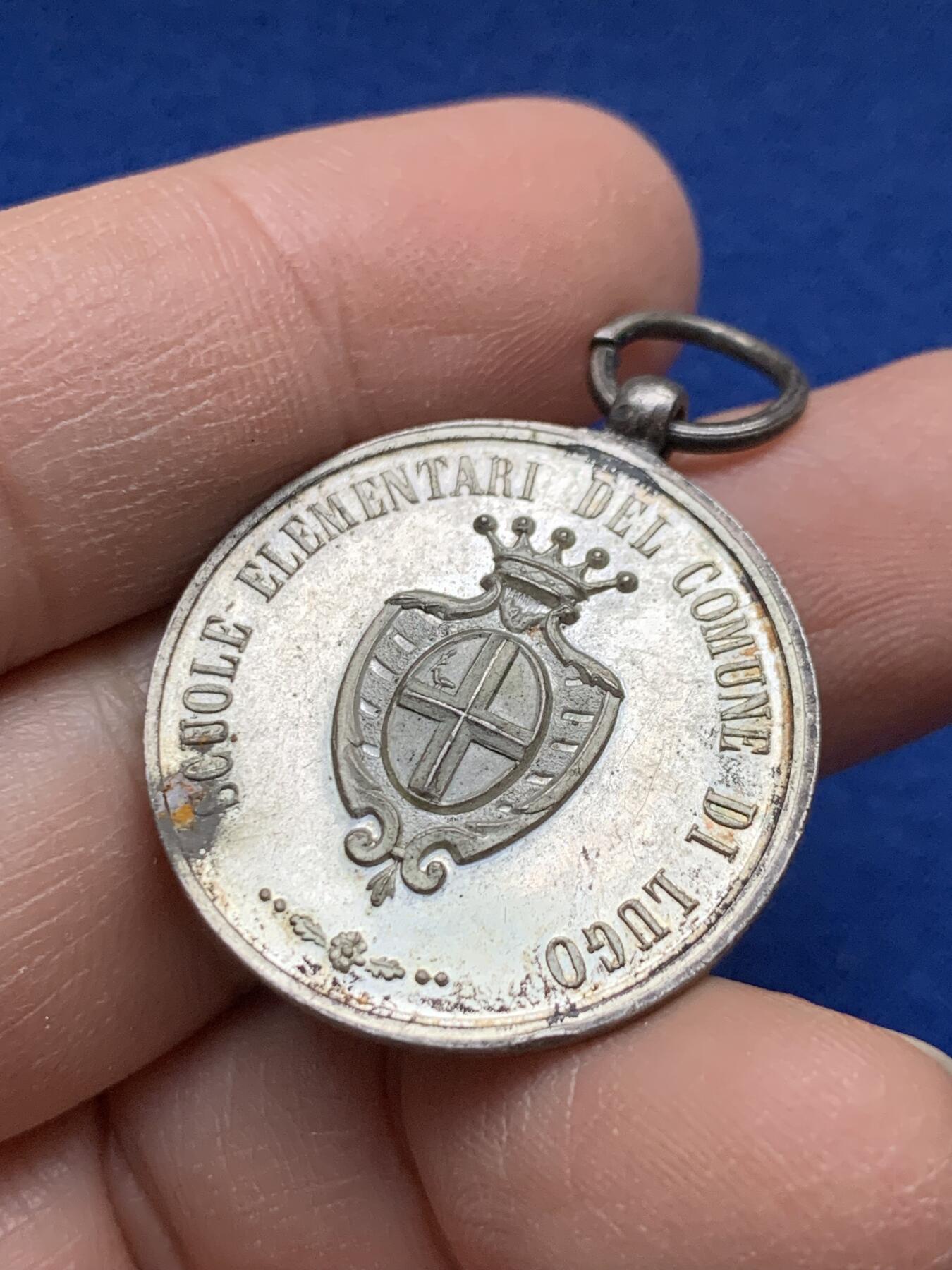 《竞宝斋》第443场 周日，周一，2场连拍 （全场包邮） 西班牙加泰罗尼亚地区（巴塞罗那）市政纪念章‌ 带环重约9.15克 27.9mm