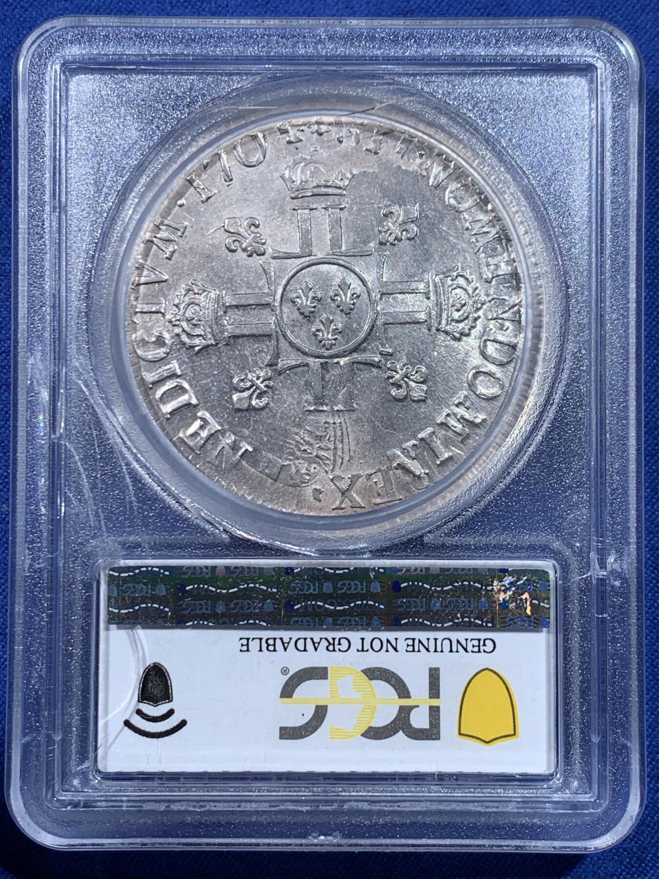 《竞宝斋》第443场 周日，周一，2场连拍 （全场包邮） PCGS UNC 法国1704-9 路易十四 太阳王 埃居大银币 打制清晰 能达到UNC等级的太阳王不容易 P加厚盒封装 盒子有裂纹