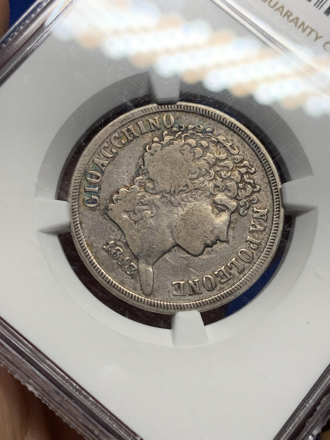 《竞宝斋》第443场 周日，周一，2场连拍 （全场包邮） NGC VF20 那不勒斯和西西里王国 1813年 2里拉银币 拿破仑麾下名将缪拉统治时期铸币 缪拉仅在位7年（1808-1815） 该系列珍贵品种 细节完整 包浆不错 克书参考价高 细节保存不错