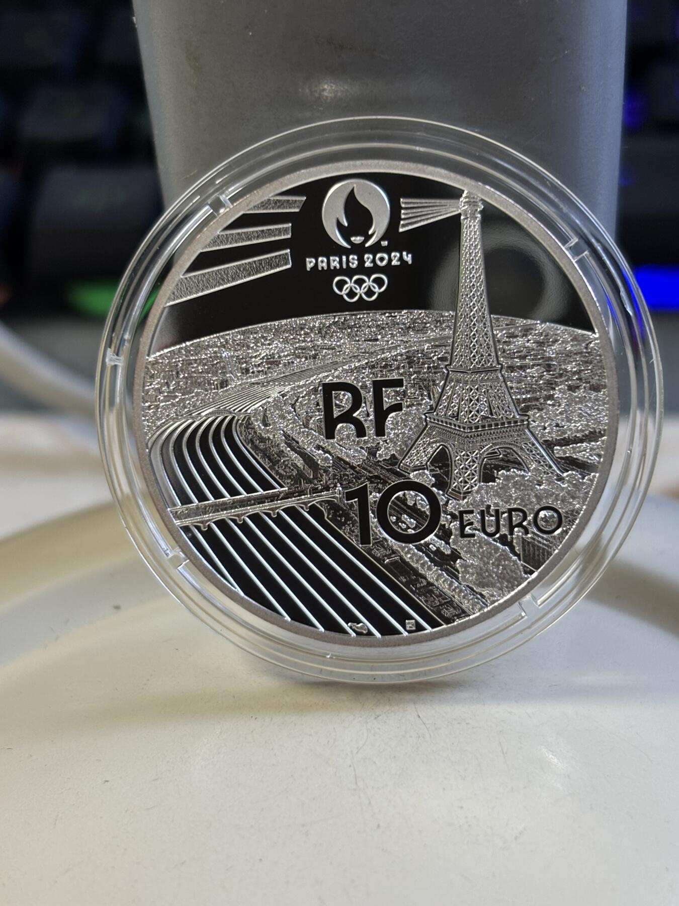 第183期拍卖 法国2022年巴黎奥运文化遗产协和广场方尖碑银币，999银，22.2克，发行7500枚，有氧化