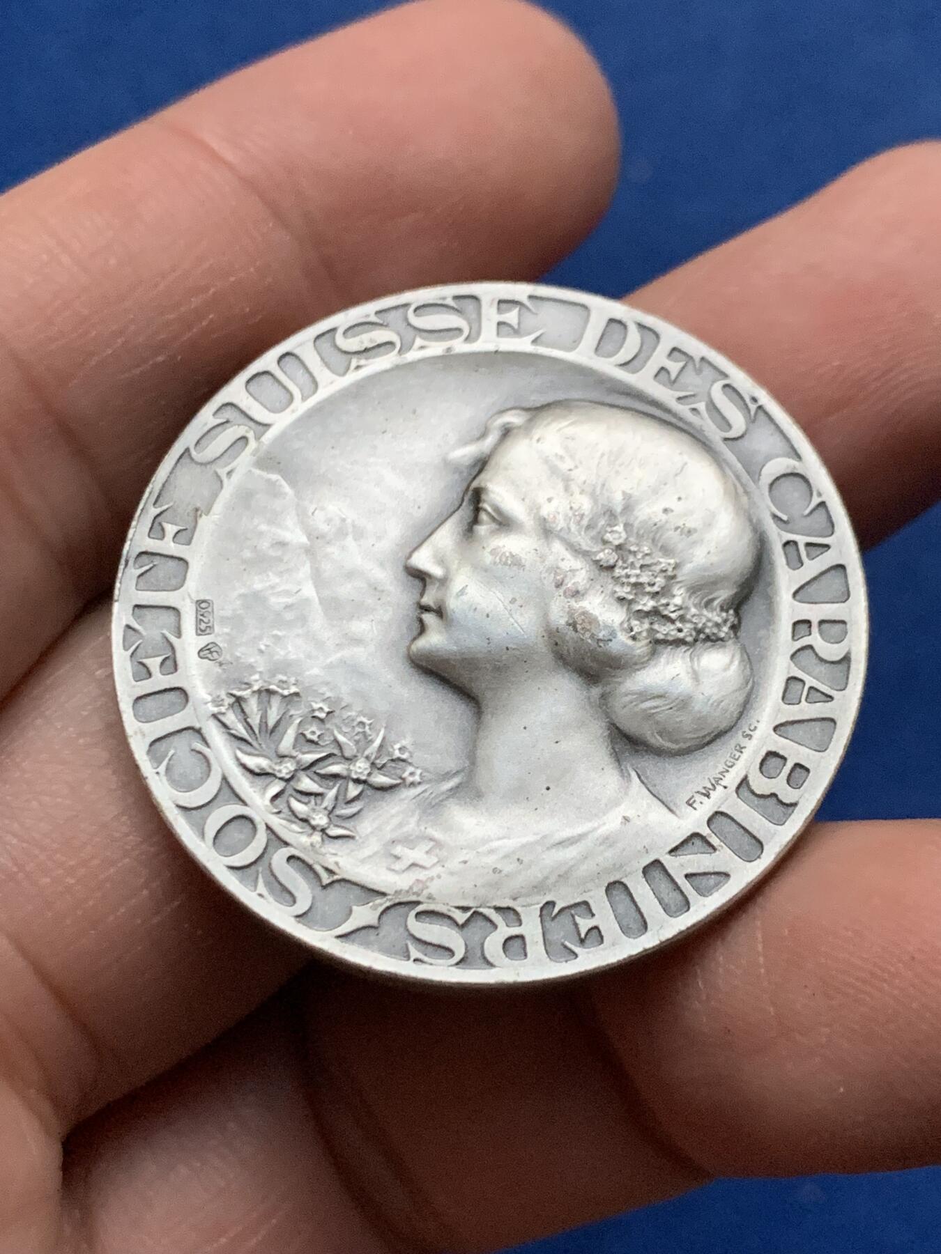 《竞宝斋》第443场 周日，周一，2场连拍 （全场包邮） 瑞士射击节女神银章，带原盒，约1920，35MM，19.5克左右，目录编号1974