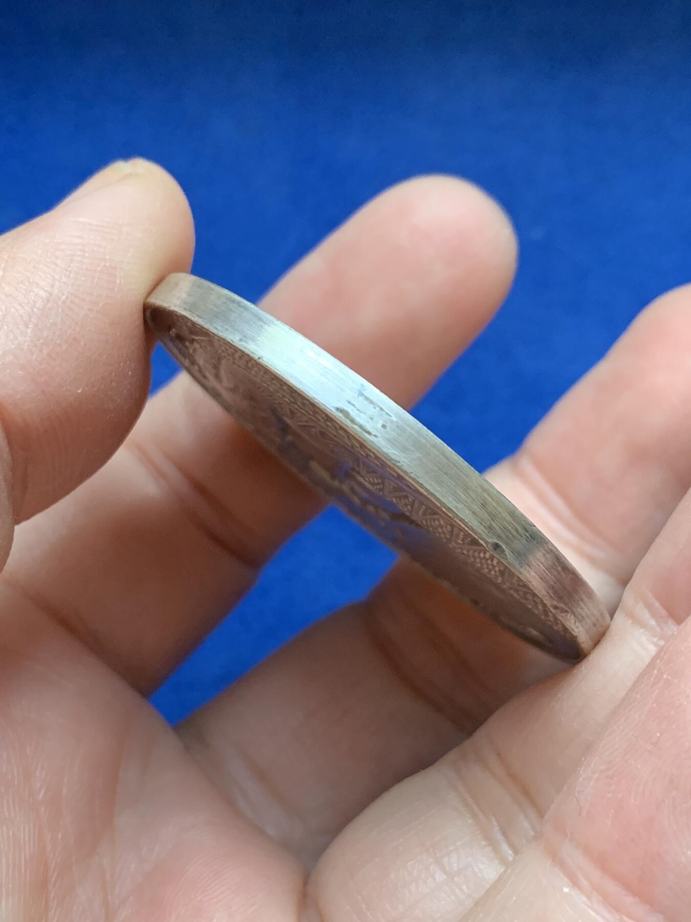 《竞宝斋》第443场 周日，周一，2场连拍 （全场包邮） 法国汉诺香槟高浮雕镀银铜章 场景细腻 直径44.8mm 重量40.2g